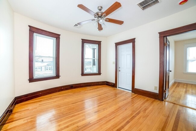 Building Photo - 82 Tower St