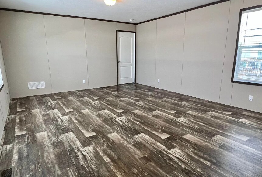 Building Photo - 6580 N Hampshire Dr