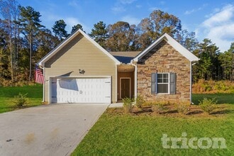 Building Photo - 338 Brookwood Crossing
