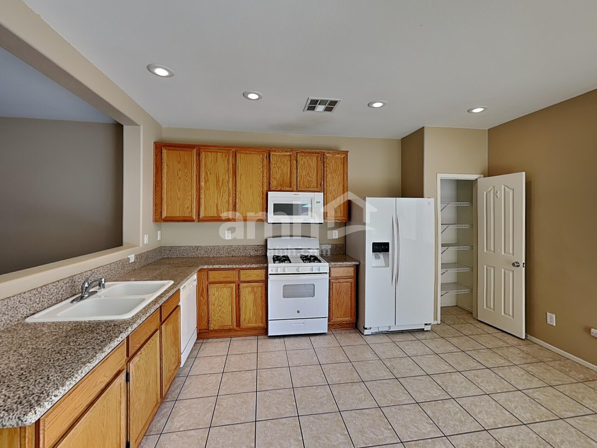 Building Photo - 79 Japonica Ave