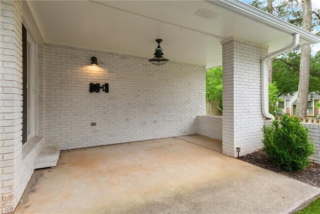 Building Photo - 230 Halah Cir NE