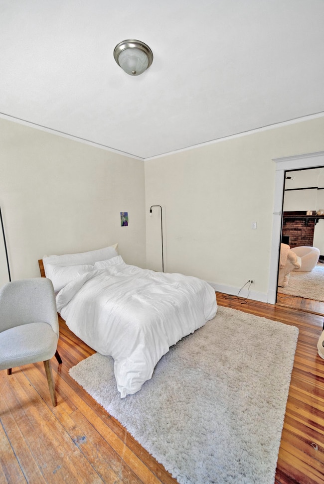 Building Photo - 826 Hamlin St