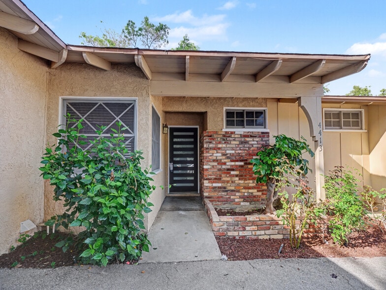 Building Photo - 4413 Canoga Dr