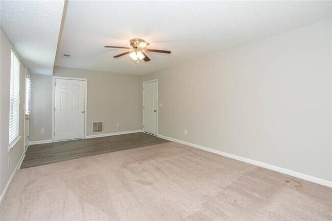 Building Photo - 3272 Peach Ct