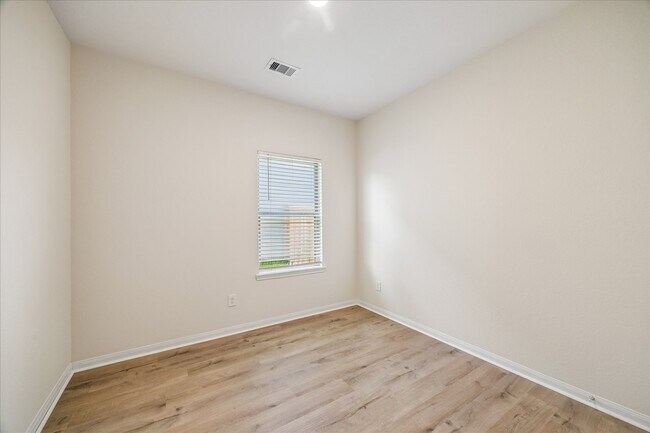 Building Photo - 10750 Nyla Spring St