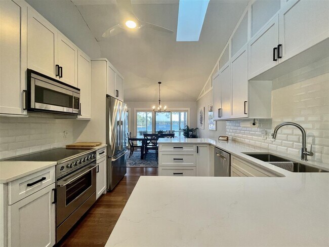 Building Photo - 7 Pinehurst Villas