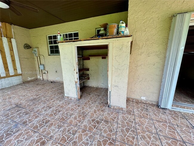 Building Photo - 1377 W 38th St