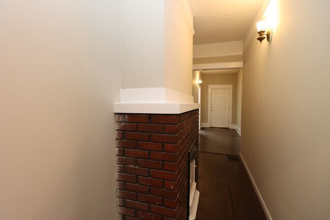 Building Photo - 1016 Laurens St
