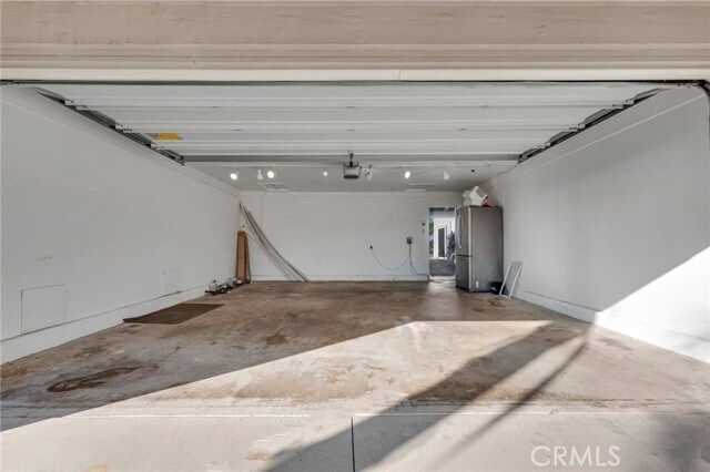 Building Photo - 4352 Park Corona
