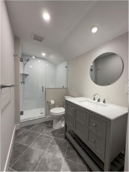 Building Photo - 42 Greythorne Woods Cir