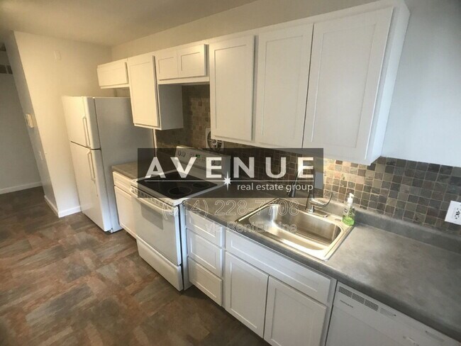 Building Photo - 720 Preakness Ln