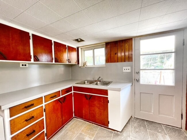 Building Photo - 2/3 BR Massillon Ranch for Rent
