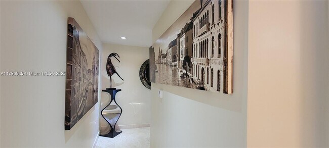 Building Photo - 1331 Brickell Bay Dr