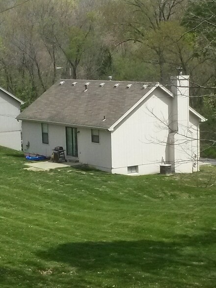 Building Photo - 3242 N Virginia Ave