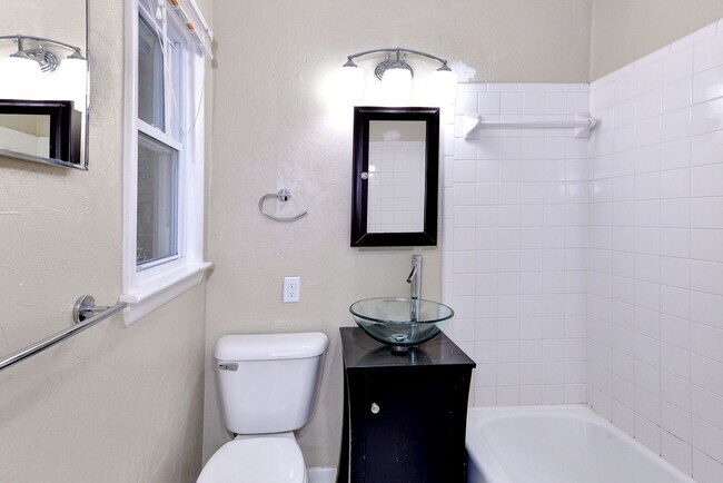 Building Photo - 309 Corbin Dr
