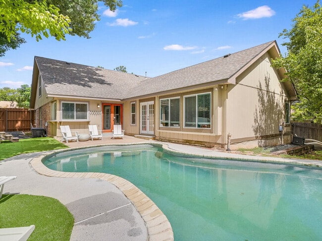 Building Photo - 14611 Gold Fish Pond Ave