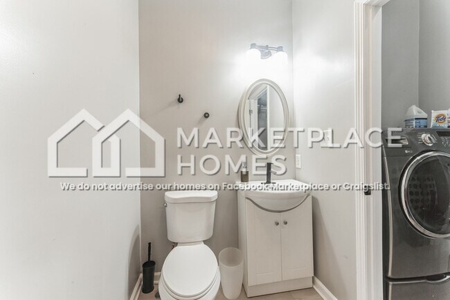 Building Photo - 1917 N College Ave