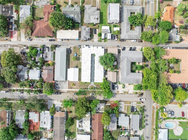 Building Photo - 1946 Pierce St