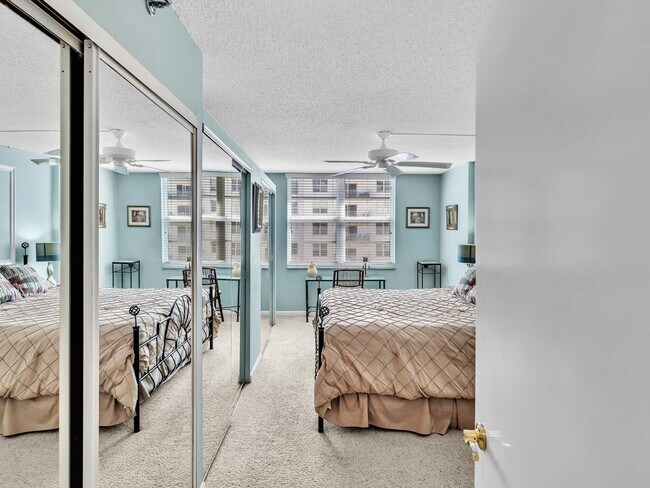 Building Photo - 4505 S Ocean Blvd