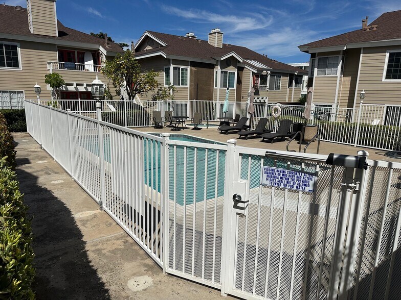 Building Photo - 5893 Mt Alifan Dr