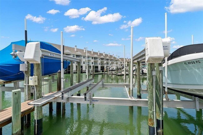 Building Photo - 9201 Captiva Cir