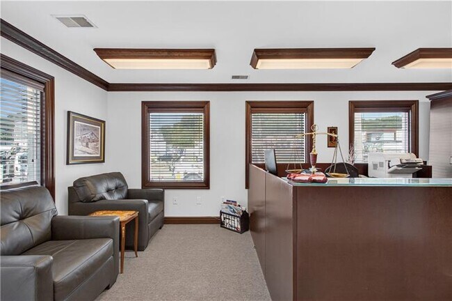 Building Photo - 7240 McKnight Rd