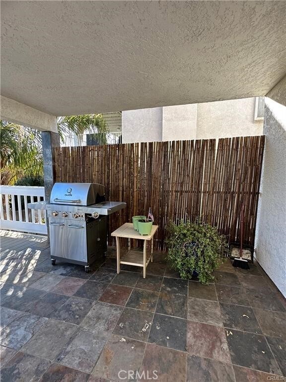 Building Photo - 22867 Cove View St