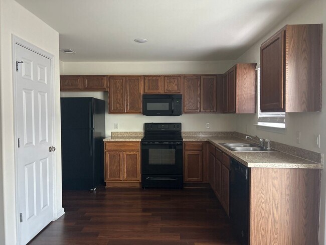 Building Photo - 80 BC