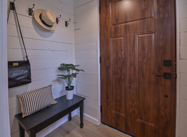 Building Photo - 337 Central Ave N