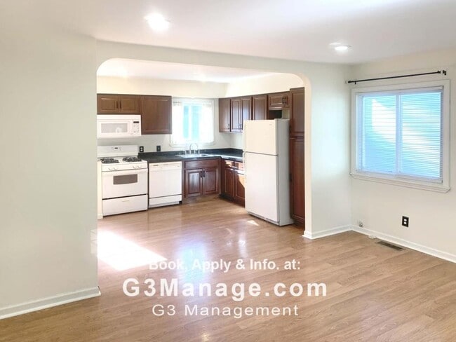 Building Photo - 5052 Walsh Dr
