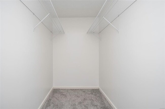 Building Photo - 561 Pine Tree Ln