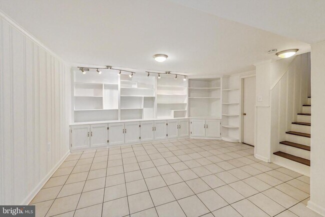 Building Photo - 4112 Spruell Dr