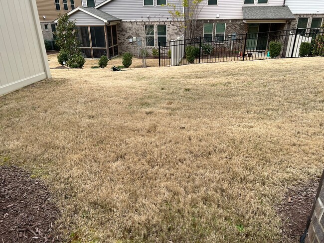 Building Photo - 3 Bed | 2.5 Bath Townhouse in Cary with Tw...