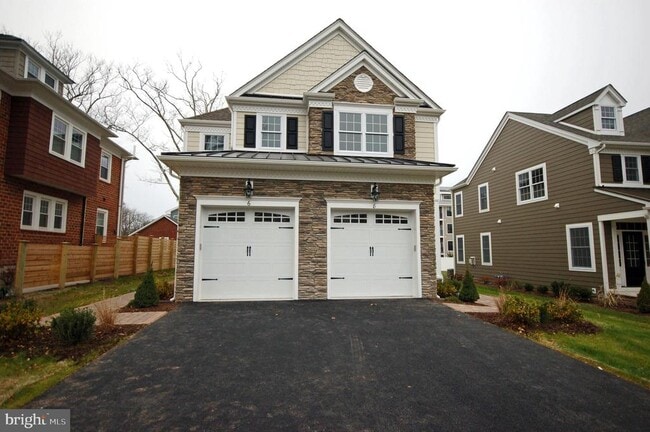 Building Photo - 6 Harris Rd