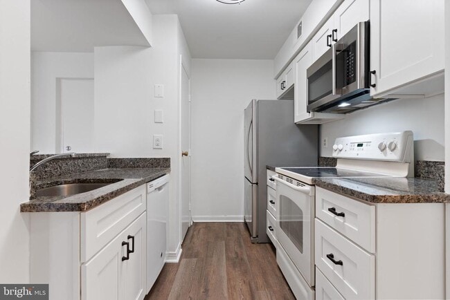 Building Photo - 5766 Rexford Ct