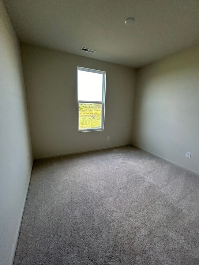 Building Photo - Newly Constructed 5 Bedroom Single Family ...