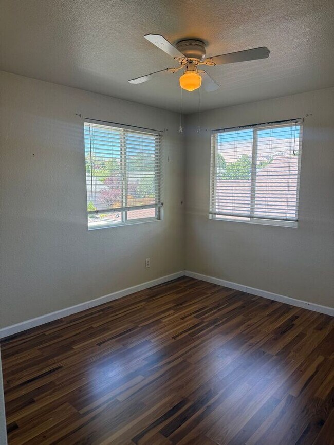 Building Photo - Coming Soon: Spacious 3BR/2.5BA Home in Northwest Reno