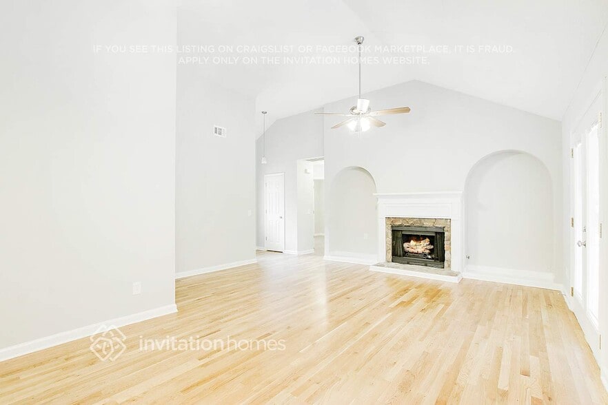 Building Photo - 883 Columbia Ct