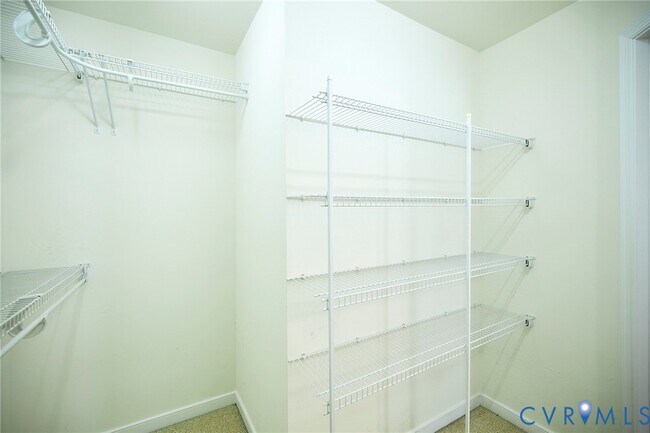 Building Photo - 315 Kingscote Ln