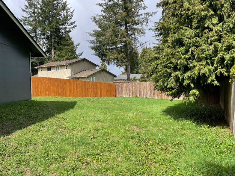 Building Photo - 9729 5th St NE