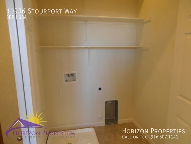 Building Photo - Modern Two-story 3 Bed 2.5 Bath 1,374 sqft...