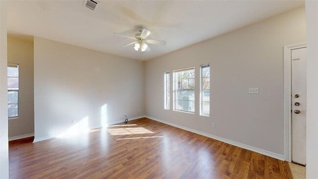 Building Photo - 1500 Maglothin Ct