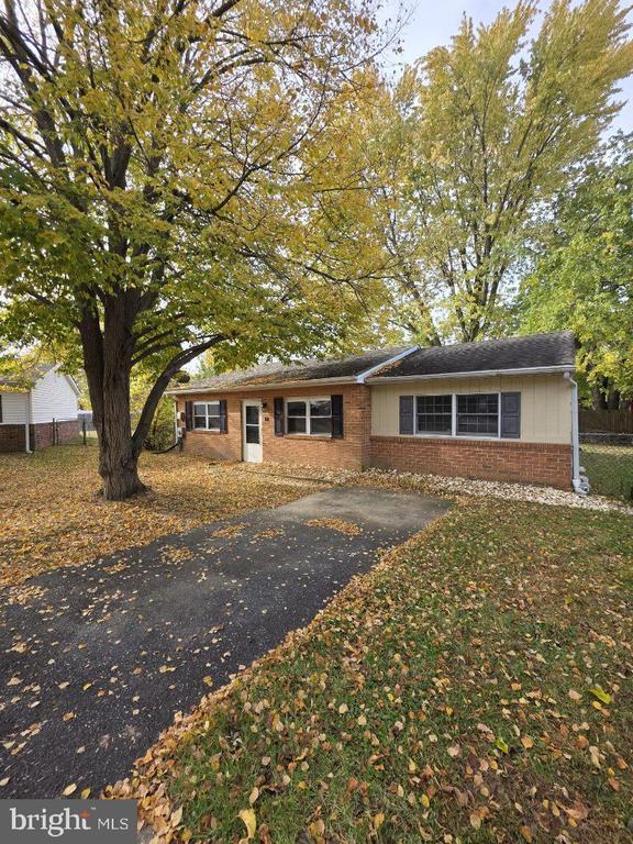 Building Photo - 10 Archer Cir