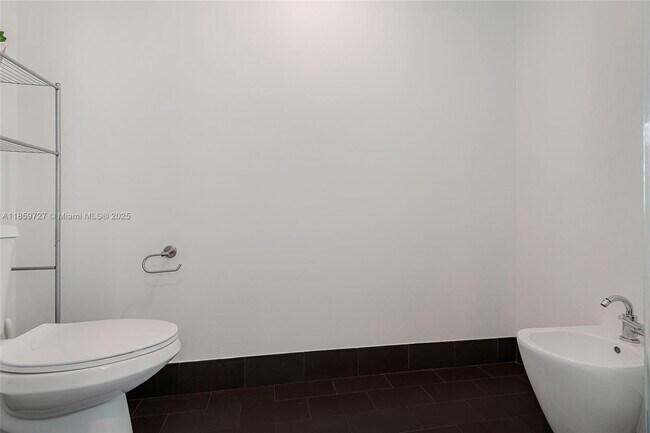 Building Photo - 1040 Biscayne Blvd