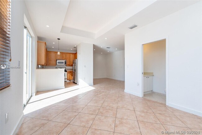 Building Photo - 15244 SW 9th Way