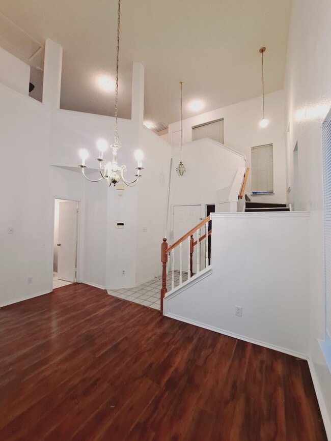 Building Photo - 2 Story 3/2.5/2 with 2 living and 2 dining...