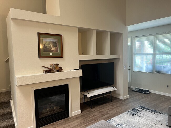 Building Photo - Available March!  Beautiful Condo in Steeplechase!