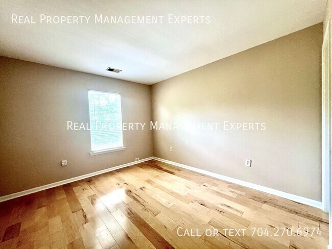 Building Photo - 840 Pelican Bay Dr