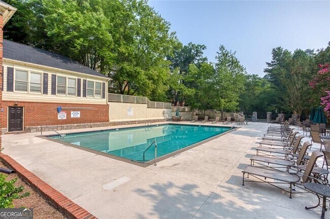 Building Photo - 23214 Plantation Dr NE