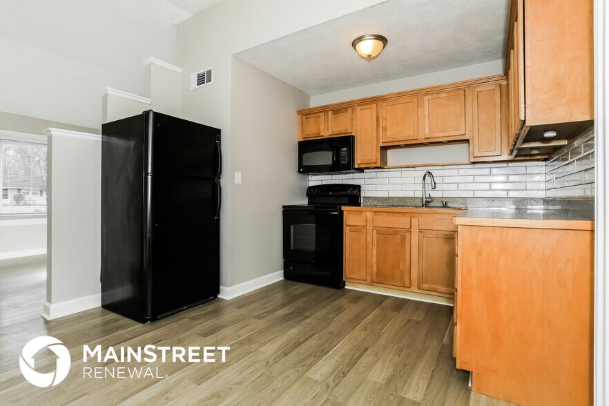 Building Photo - 5413 Sir Barton Rd